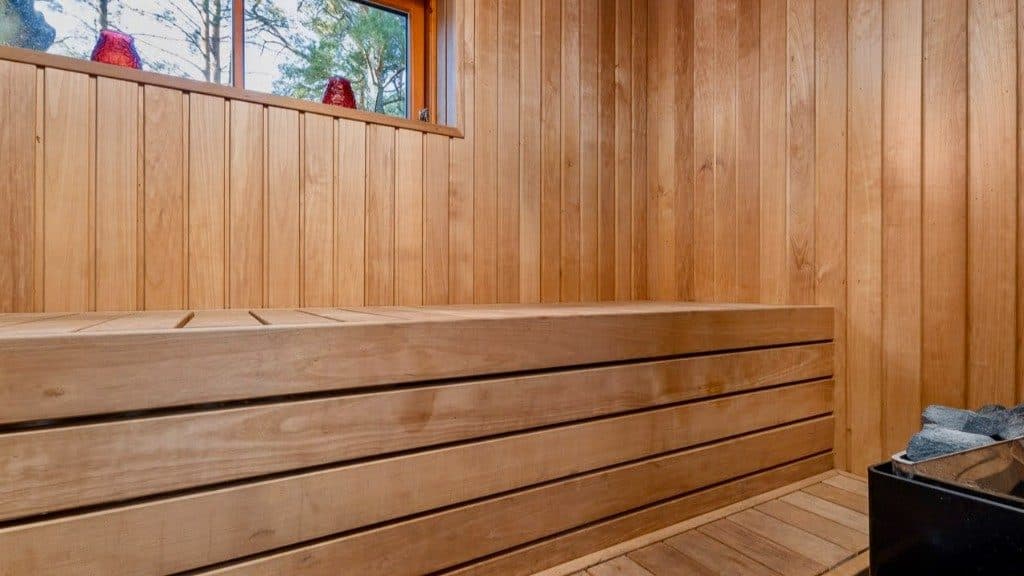 Jõe puhkemaja saun puitlava ja kerisega