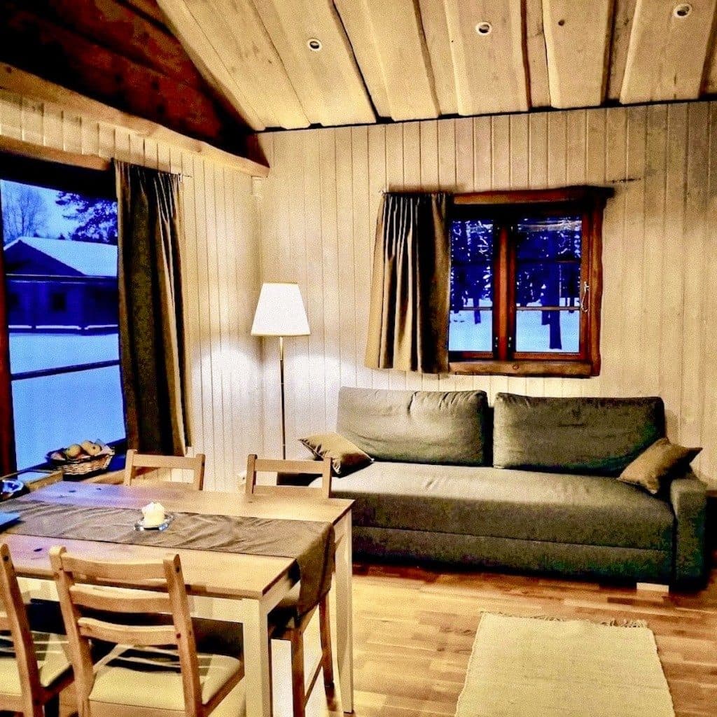 Jõe puhkemaja sauna puitlava lähivaade