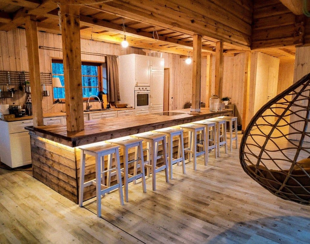 Peamaja baarilett ja köögiala